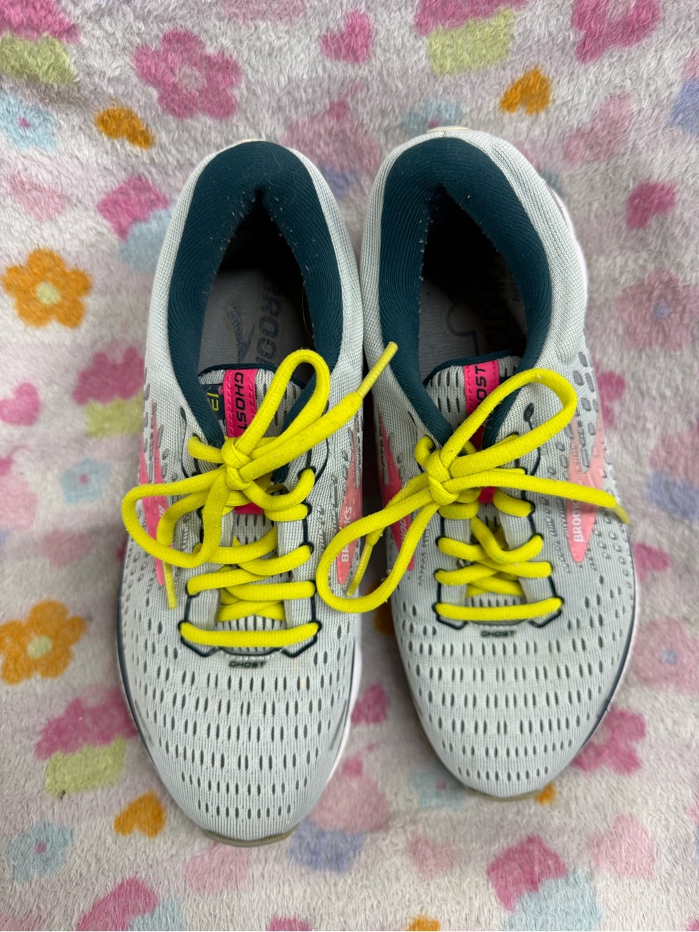 Brooks Ghost 13 Gray Sneakers with Neon Yellow Laces and Pink Accents